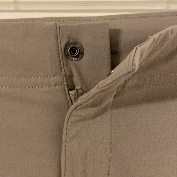 Columbia Women’s Shorts size 14 brand new with tags color gray - Picture 4 of 16